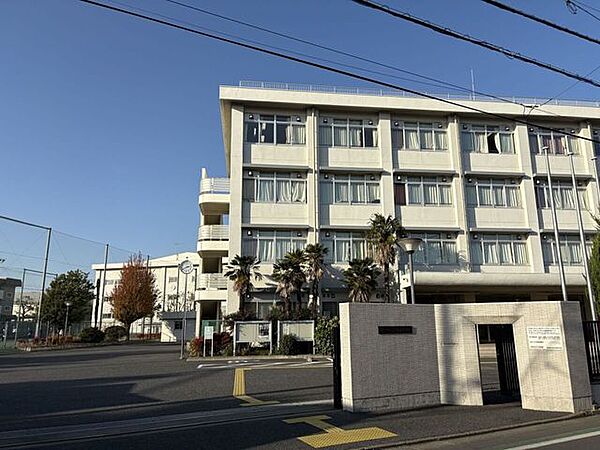 都立保谷高等学校 520m