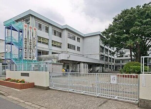 練馬区立関中学校 1170m