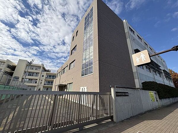 西東京市立保谷中学校 580m