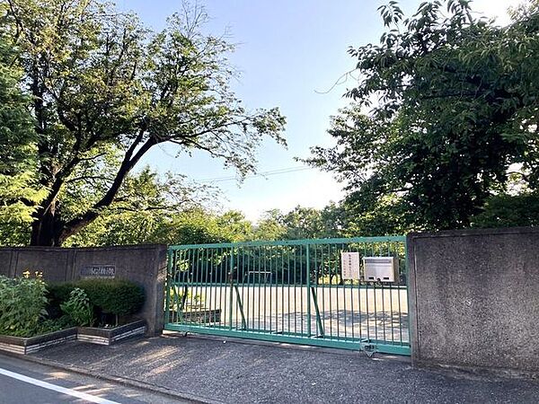 練馬区立大泉北小学校 240m