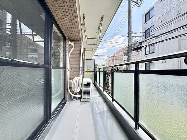 ●2階南向きバルコニー