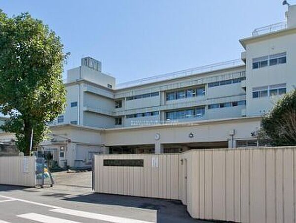 西東京市立田無第二中学校 370m