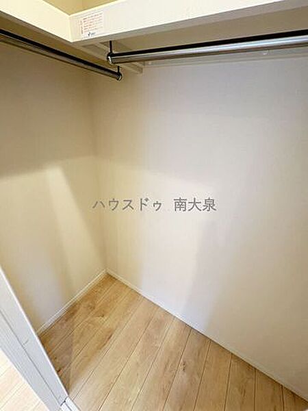 ●洋室内ウォークインクローゼット