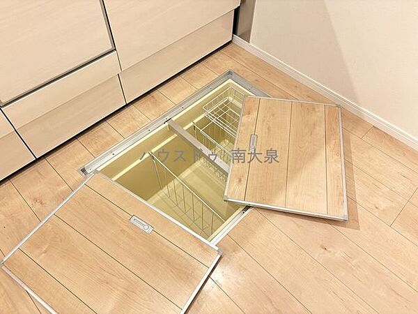 ●キッチン床／床下収納