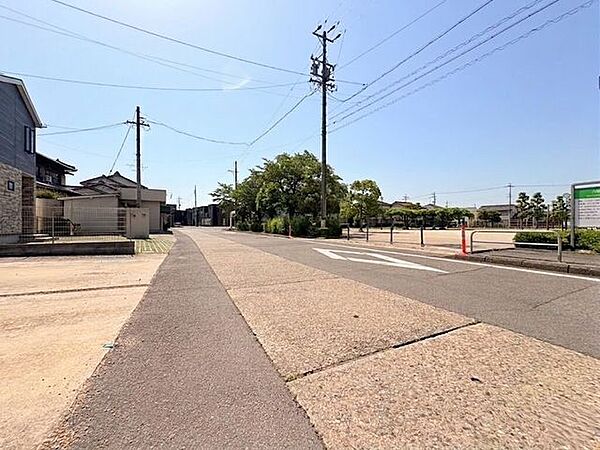 前面道路含む現地写真