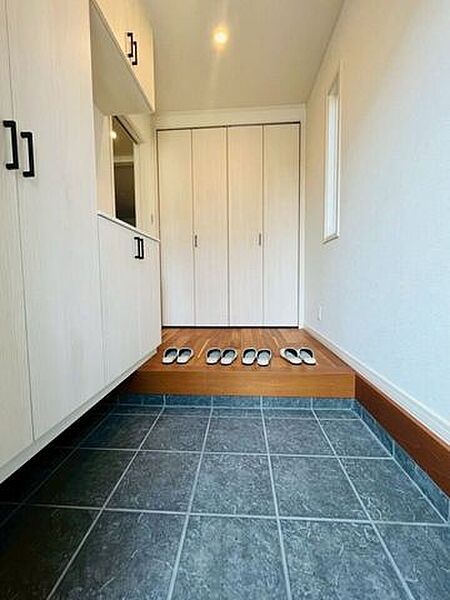 玄関からお部屋の中が見えにくい間取りになっており、来客時も安心です！