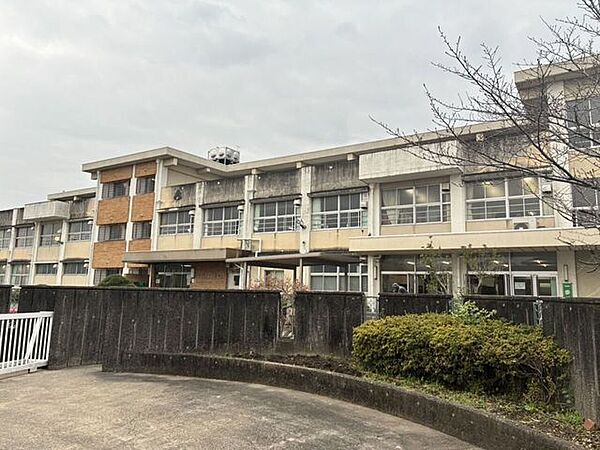 厚見中学校 600m