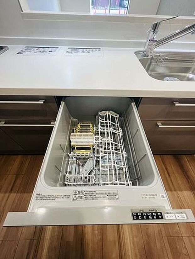 食器洗浄機が後片付けをサポート!食事後の家族のくつろぎタイムをゆっくりもてます♪
