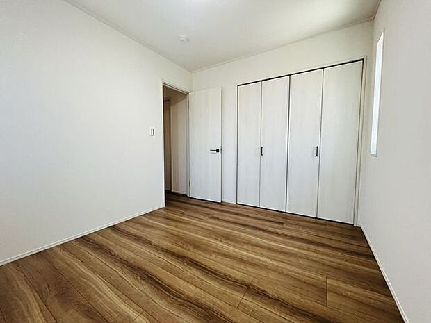 【5.3帖洋室(北側)】2階に4部屋あるので、ご家族それぞれのお部屋を確保することができそうです!