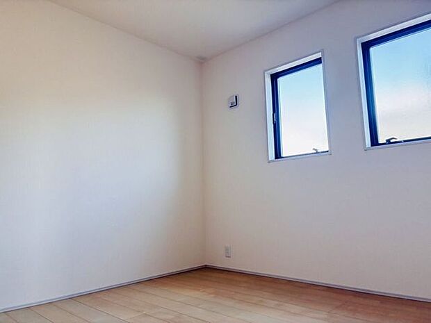 ＊各居室には収納スペースを確保！年齢が上がるにつれて増えていく荷物も、自分でしっかりお片付けする習慣が出来そうですね！！