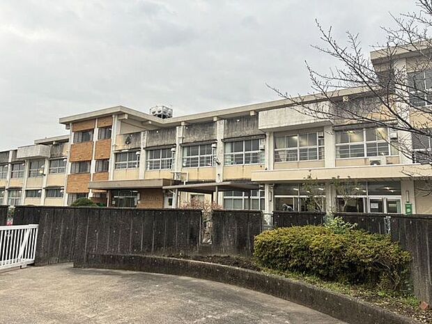 厚見中学校 1660m