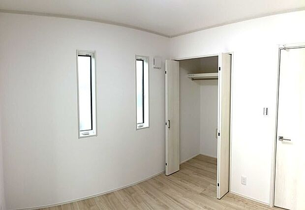 【1階洋室】全居室収納付き!お部屋をより広くお使いいただけます!