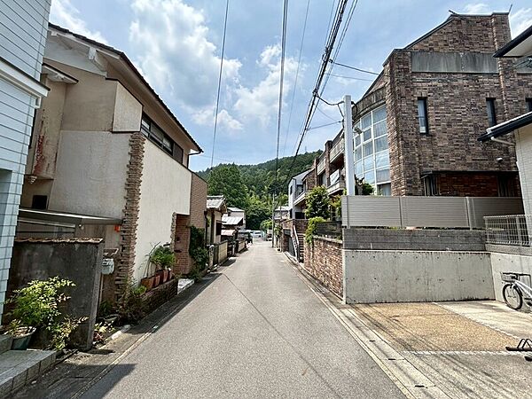 前面道路：南側公道約5．5ｍ　接面：約22．1ｍ