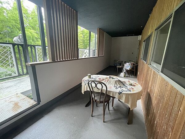 【建物？】2Ｆ