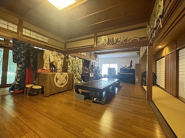 【建物？】1Ｆ 和室10帖・8帖