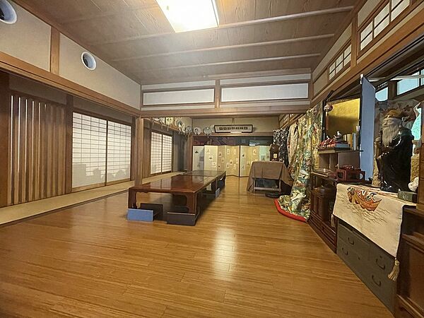 【建物？】1Ｆ 和室10帖・8帖