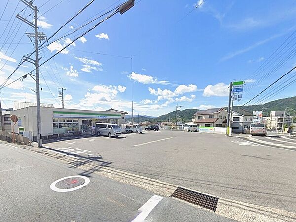 ファミリーマート大津黒津店