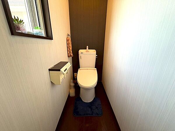2Ｆトイレ！温水洗浄便座付き！1Ｆにもトイレございます♪