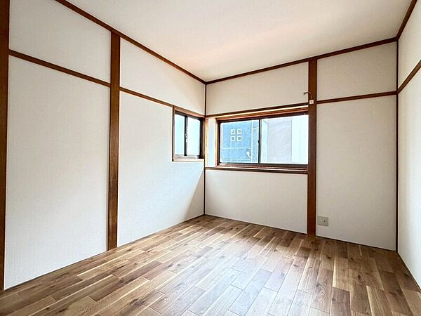 約6帖の洋室！2面採光で明るいお部屋です♪