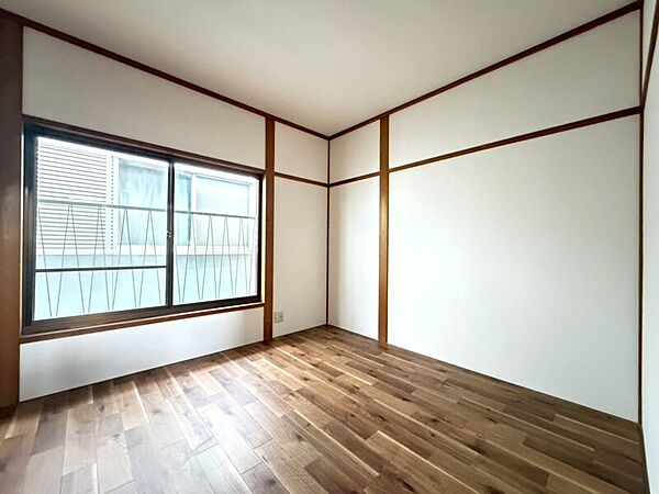 約6帖の洋室！南側からの採光があり、明るいお部屋です♪