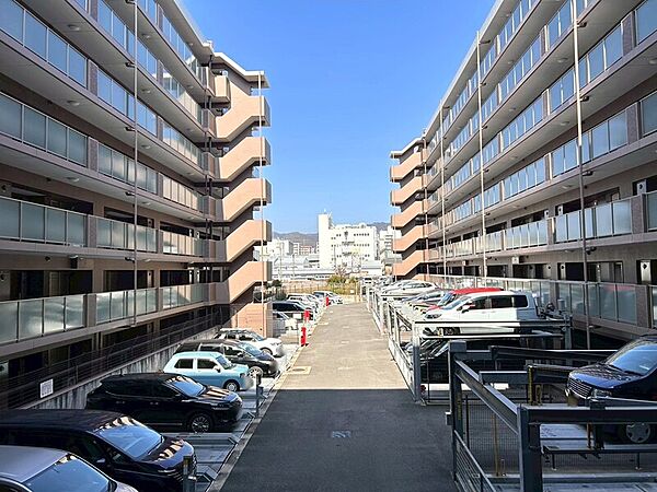 駐車場（高さ1550ｍｍまで）：4，000円～8，000円／月　※最新の状況はお問い合わせください