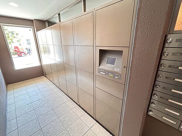 宅配ボックスあり！いつでもお荷物お受取り可能です♪