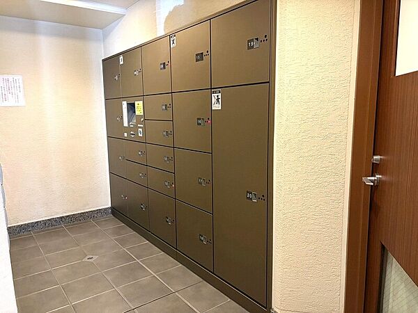 宅配ボックス付き！いつでもお荷物の受取り可能です♪