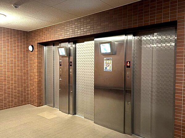 エレベーター2基あり！