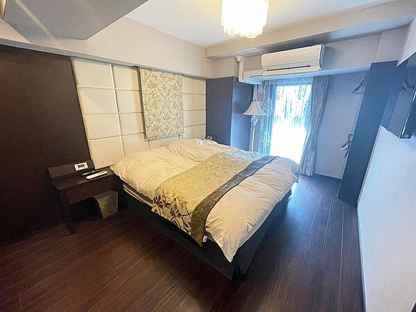 洋室約7．6帖。主寝室等としてお使いいただけそうですね♪