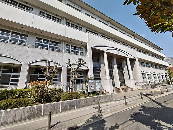 京都市立新町小学校