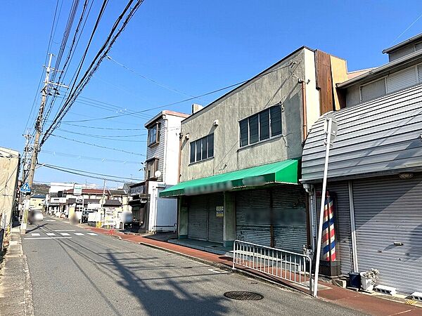 公道：西側約6ｍ／接面約9．5ｍ　広々とした幅員・接道ですので陽当たり良好です♪