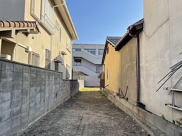 接面：3．5ｍ×全長：約20．7ｍの敷地は3台分の駐車スペースとしてご利用いただけます♪（※駐車可能台数は車種により異なります）