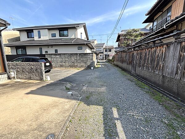 ※本物件の接道は第43条但し書き道路です。
