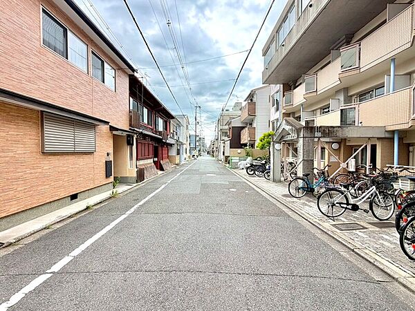 周辺には有名私立大学が複数あり、それぞれ徒歩や自転車で通っていただける立地です♪