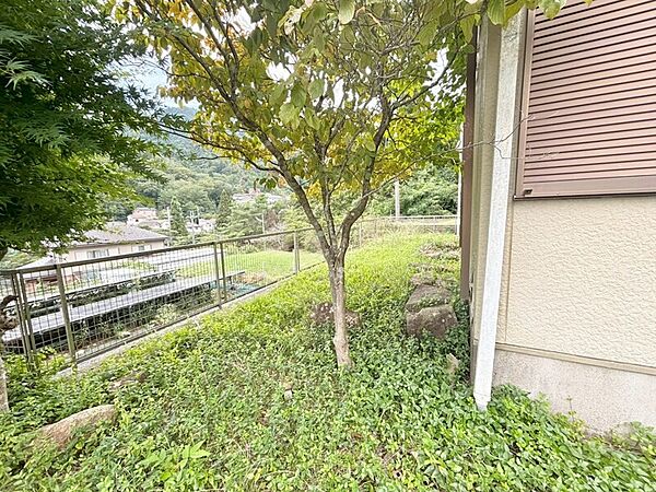 陽当たり良好な広々としたお庭スペース！家庭菜園も可能です♪