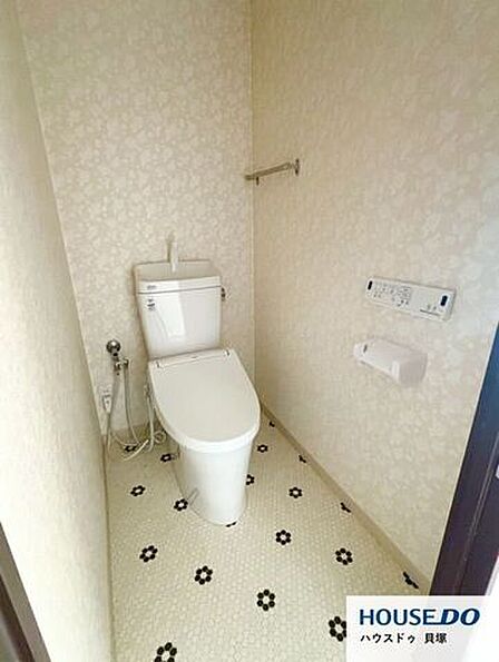 ウォシュレット機能付きトイレです