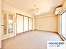 リビング/ダイニング：襖を開放することで隣室と一体的に使え、暮らしに合わせて空間を広げられます。