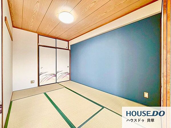 約6帖の和室家族団らんのできる和の空間。お客様のおもてなしにも良さそうです。和の空間を感じることのできる落ち着きある一部屋です。