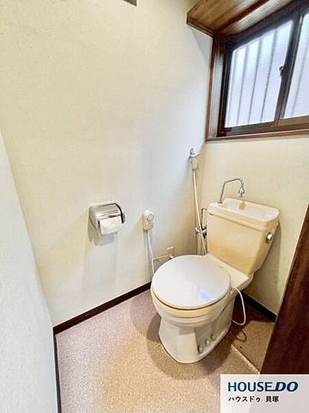 トイレには手洗い場もついております。