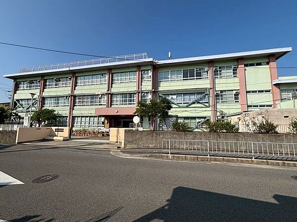 貝塚市立中央小学校 1040m