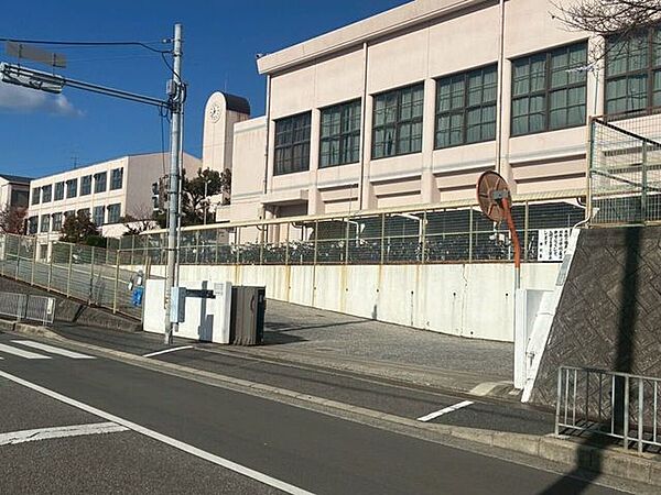 熊取町立熊取南中学校 1710m