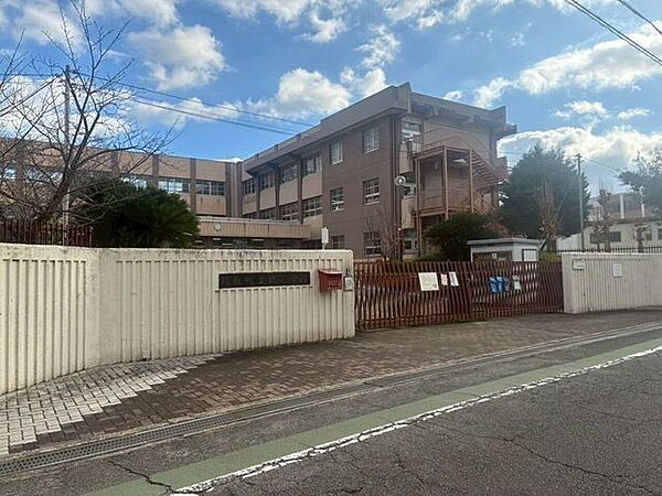 熊取町立北小学校 280m