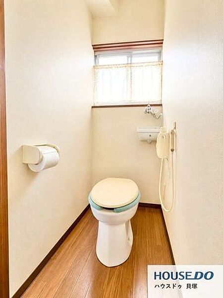 手洗い器を備えており、使用後すぐに手を洗えて便利です♪