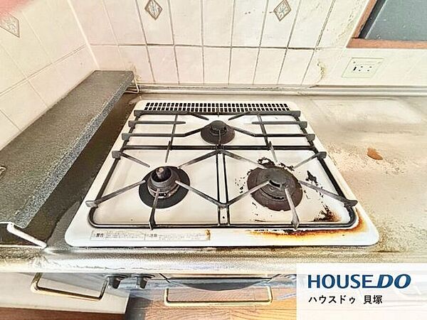毎日料理をする、料理が好き、家族が多くて量を作る必要がある、等の方々にとっては必須の3口コンロ。