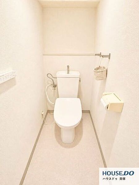お掃除しやすい素材と機能にこだわった、シャープなフォルムのトイレはいつまでもキレイが続きます。