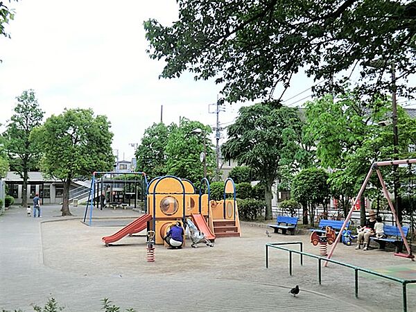 お子様とのお散歩やペットとのふれあいなど、日常の中で閑静な自然のゆとりを感じていただくことができます。