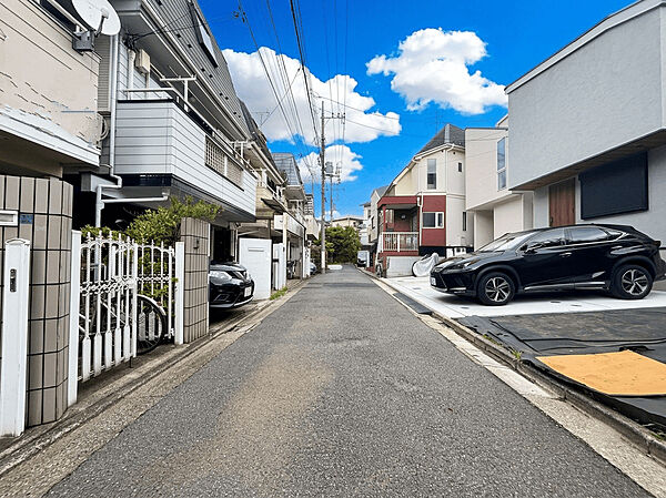 前面道路を含む現地土地写真