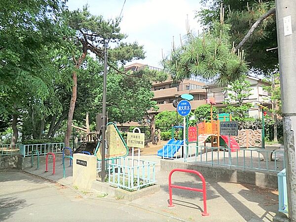 お子様とのお散歩やペットとのふれあいなど、日常の中で閑静な自然のゆとりを感じていただくことができます。