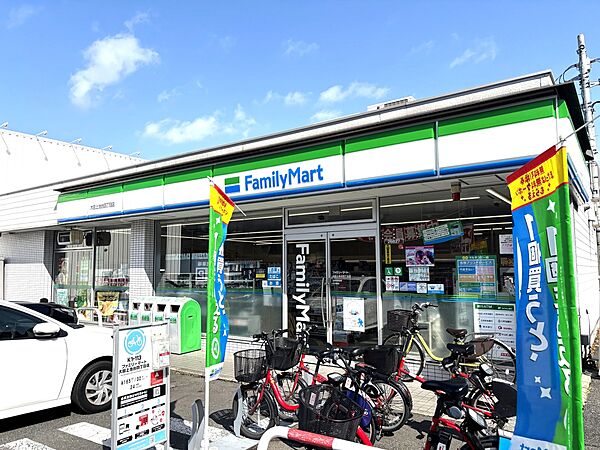 ちょっとしたお買い物がしたいって時に、近くにコンビニがあると便利ですよね。