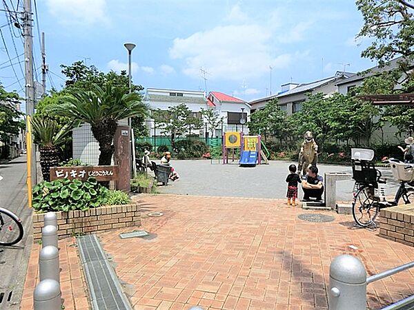 お子様とのお散歩やペットとのふれあいなど、日常の中で閑静な自然のゆとりを感じていただくことができます。